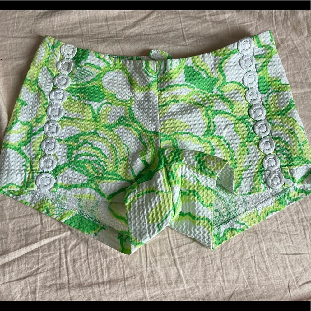 Lilly Pulitzer Green and White Shorts - NWOT never worn
